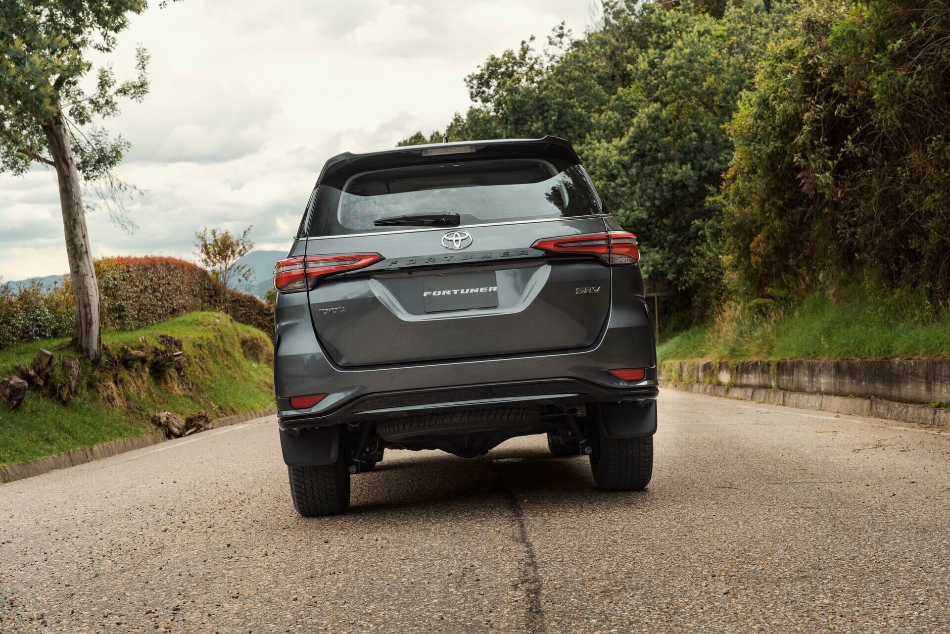 FORTUNER_7R37255