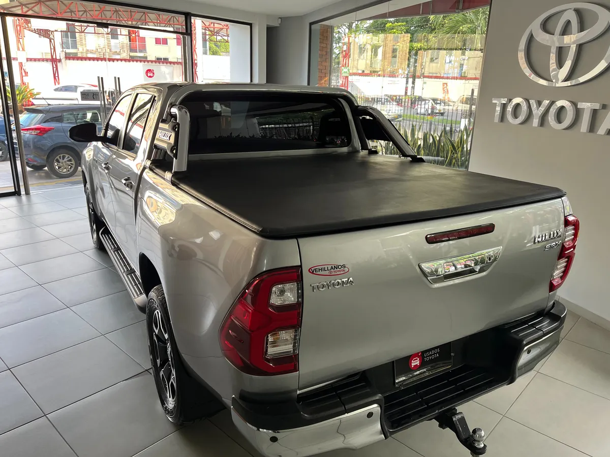 Toyota Hilux SRX 2.8L 4×4 Diesel