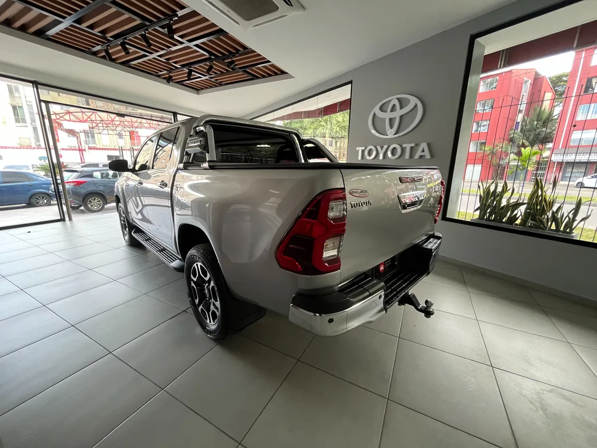 Toyota Hilux SRX 2.8L 4×4 Diesel