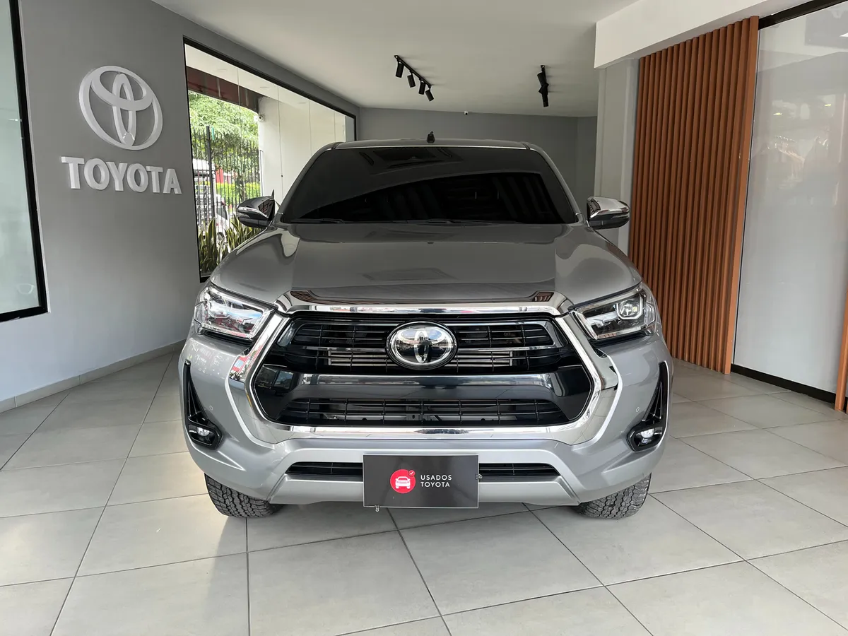 Toyota Hilux SRX 2.8L 4×4 Diesel