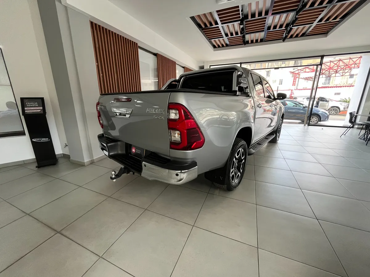 Toyota Hilux SRX 2.8L 4×4 Diesel