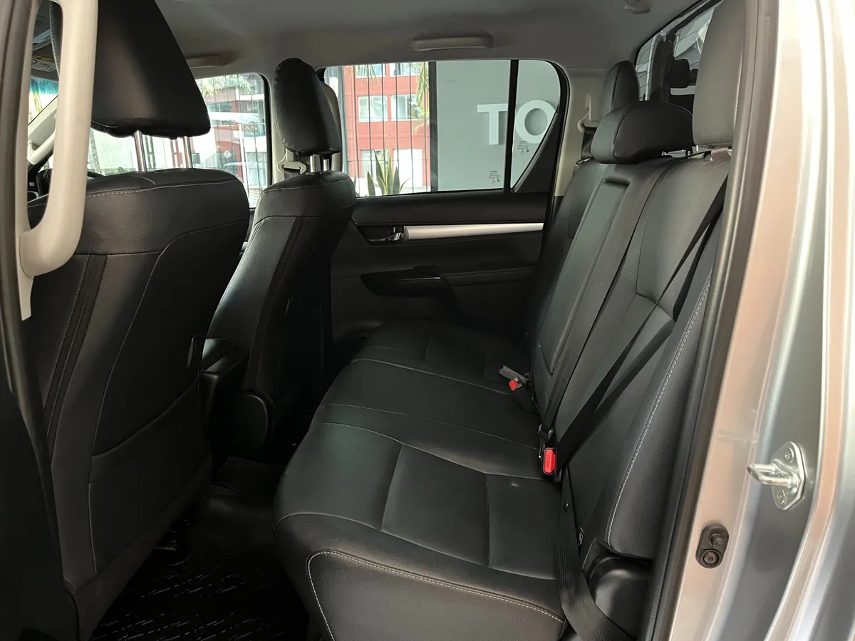 Toyota Hilux SRX 2.8L 4×4 Diesel