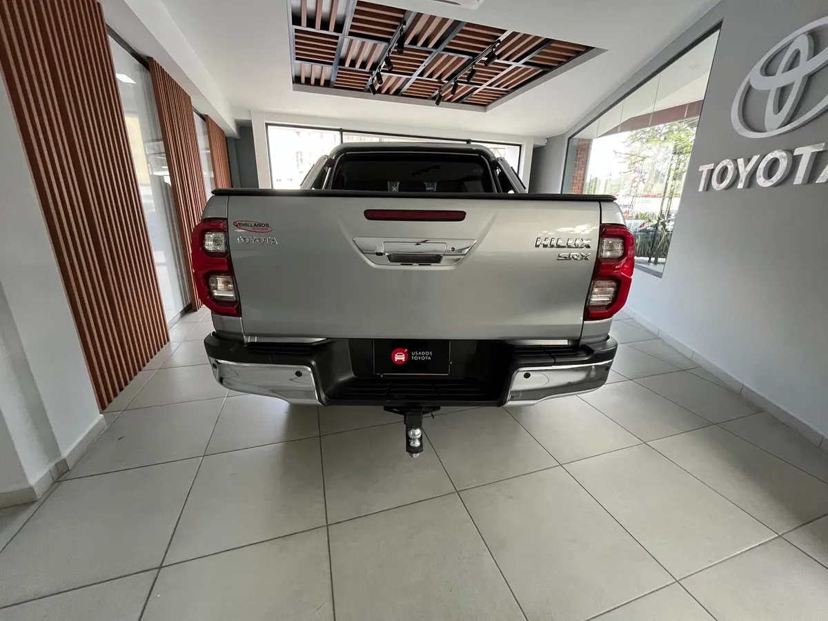 Toyota Hilux SRX 2.8L 4×4 Diesel