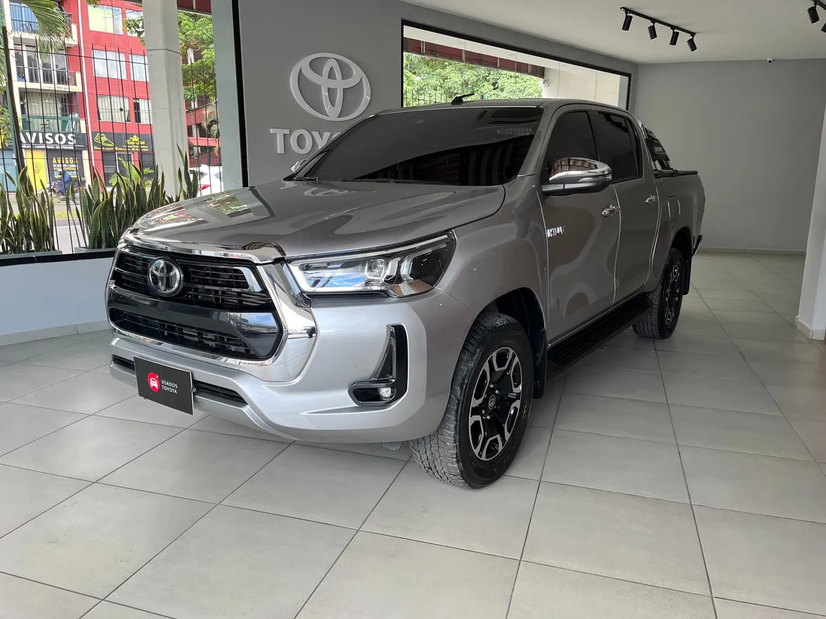 Toyota Hilux SRX 2.8L 4×4 Diesel