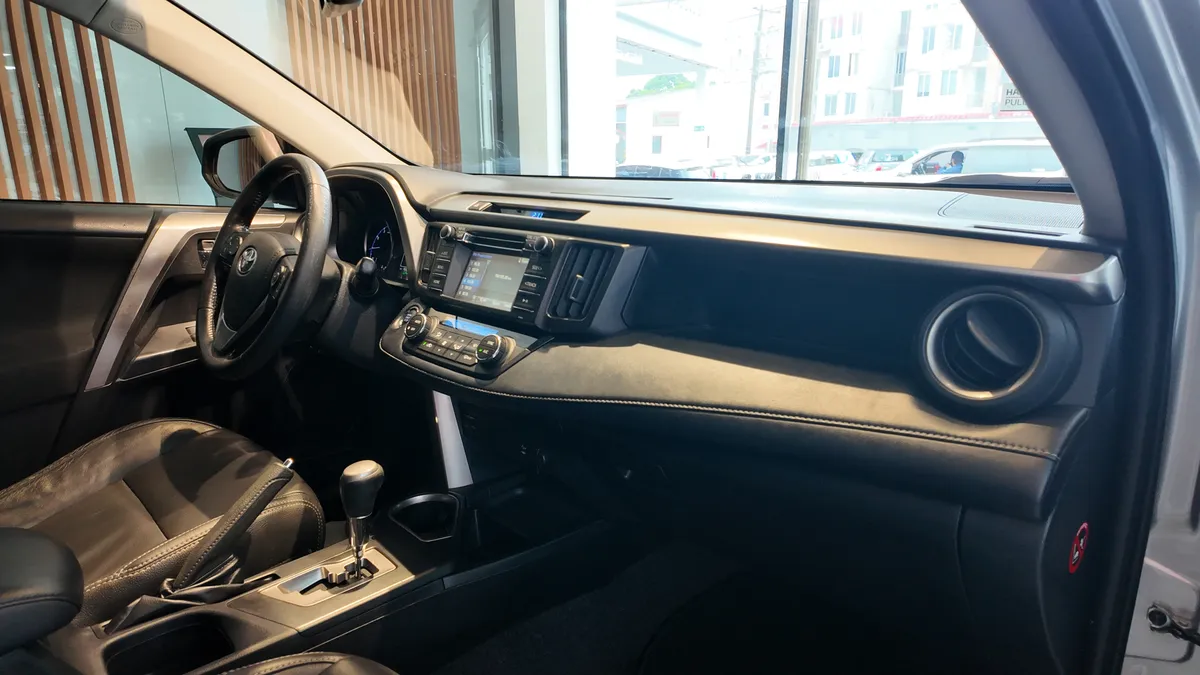 Toyota RAV4 2.0 Street