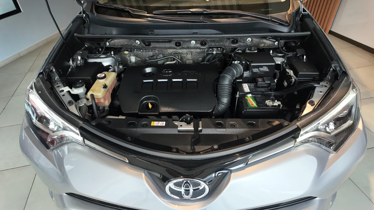 Toyota RAV4 2.0 Street