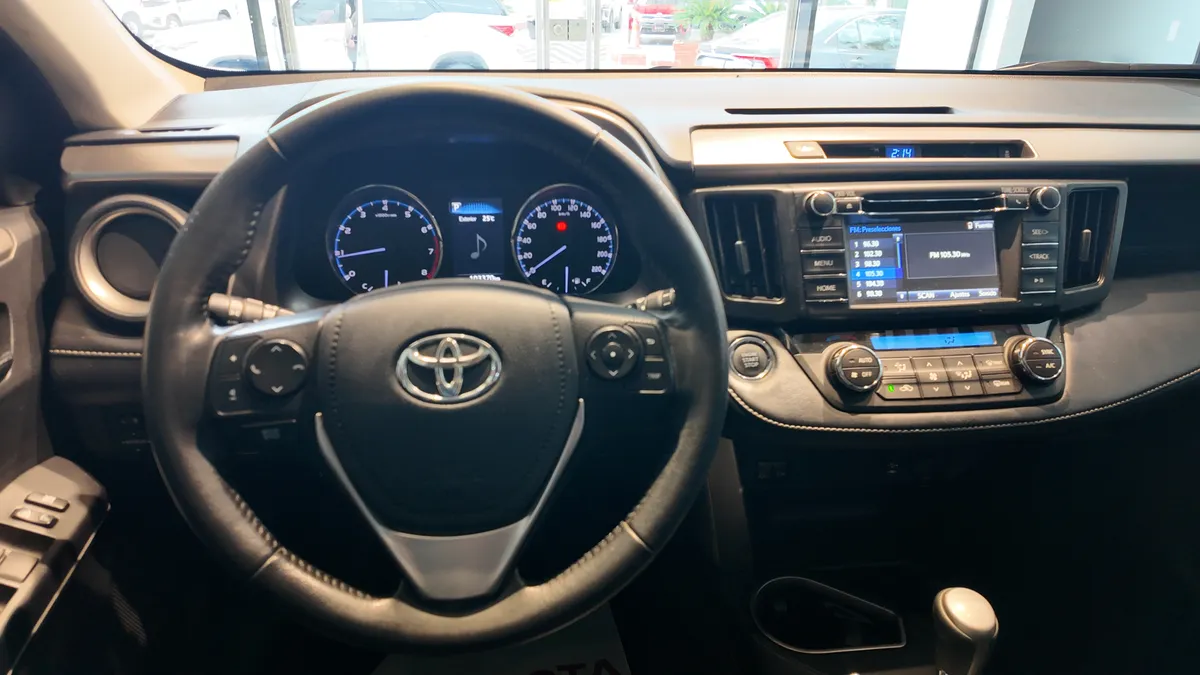 Toyota RAV4 2.0 Street