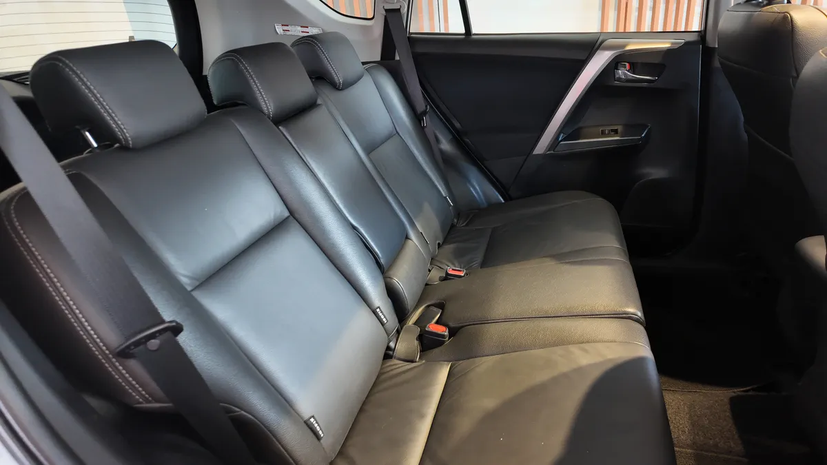 Toyota RAV4 2.0 Street