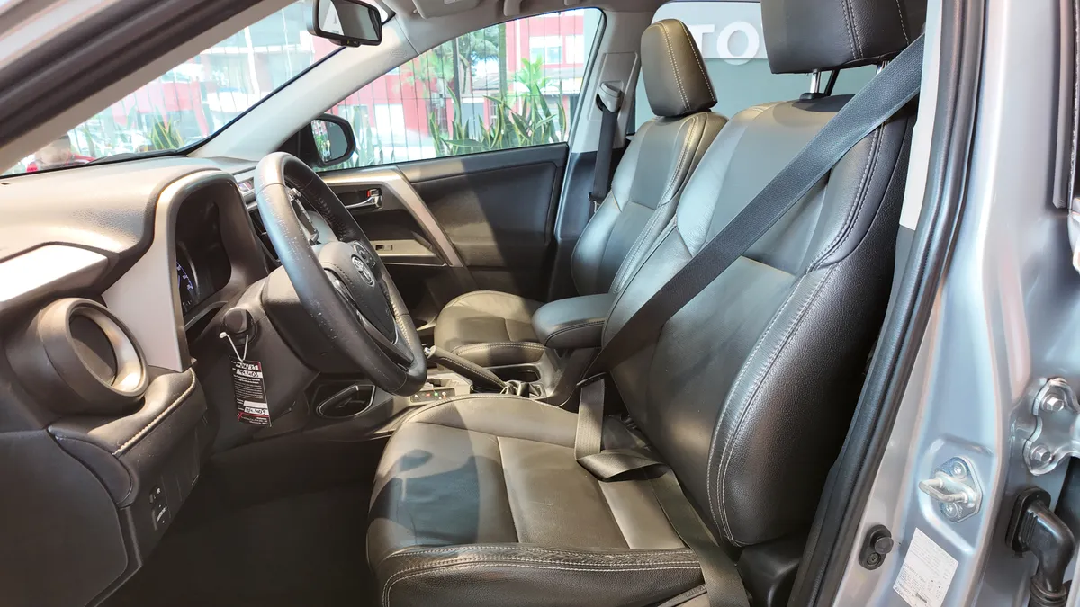 Toyota RAV4 2.0 Street