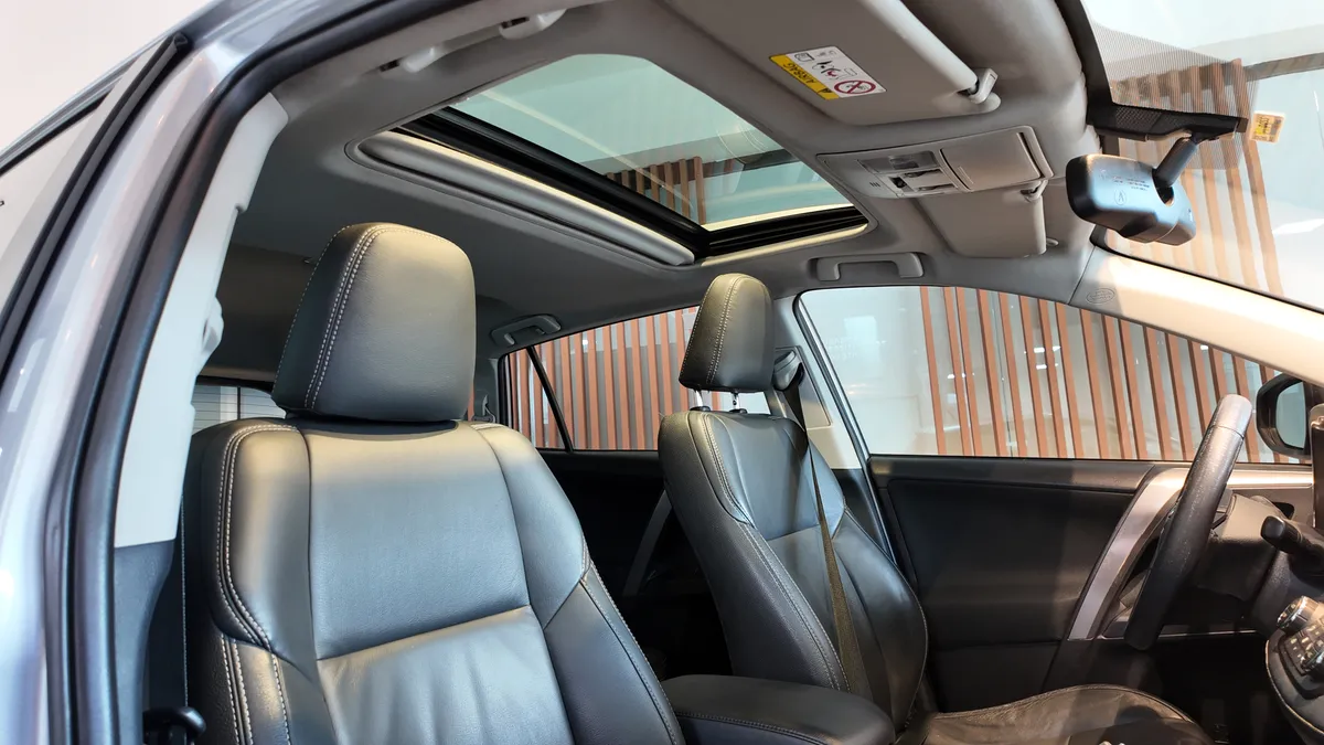 Toyota RAV4 2.0 Street