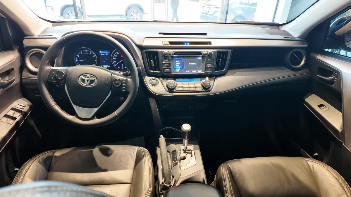 Toyota RAV4 2.0 Street