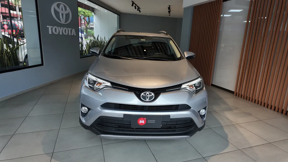 Toyota RAV4 2.0 Street