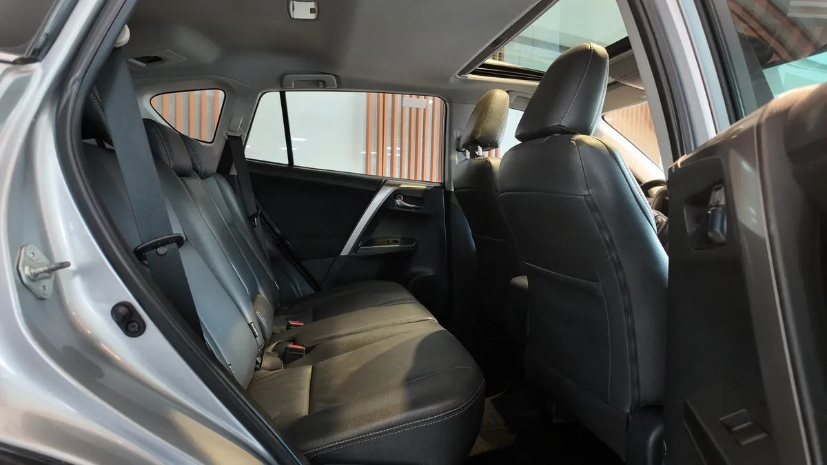 Toyota RAV4 2.0 Street