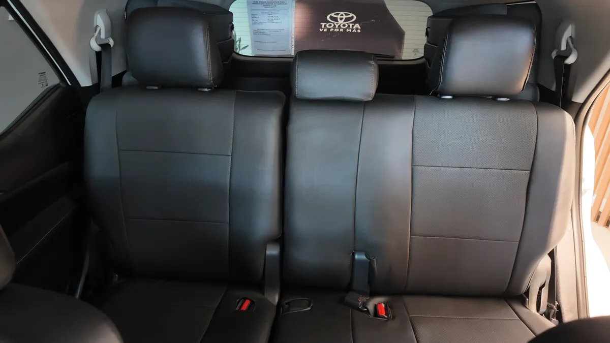 Toyota Fortuner Sr Diesel 2.4l 4×2 At
