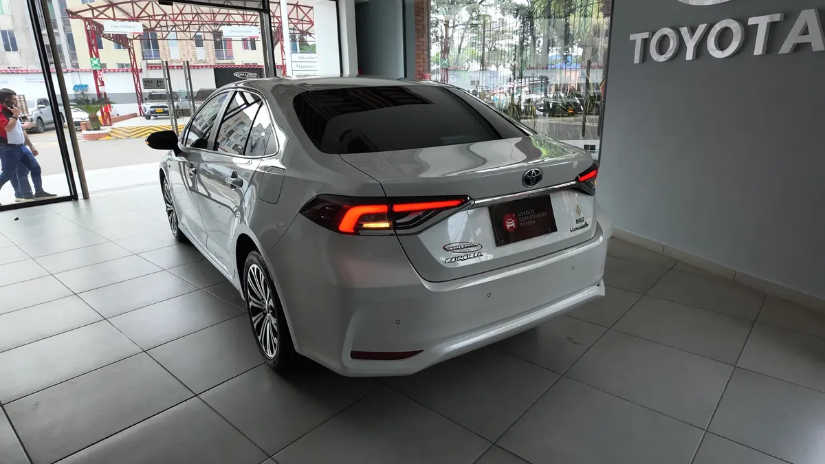 Toyota Corolla Sedan Seg 1.8 Hv At