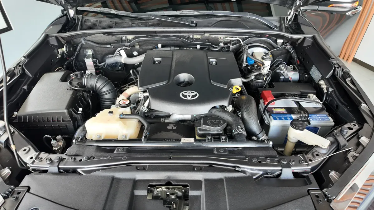 Toyota Fortuner Srv 2.4l 4×2 At 2023