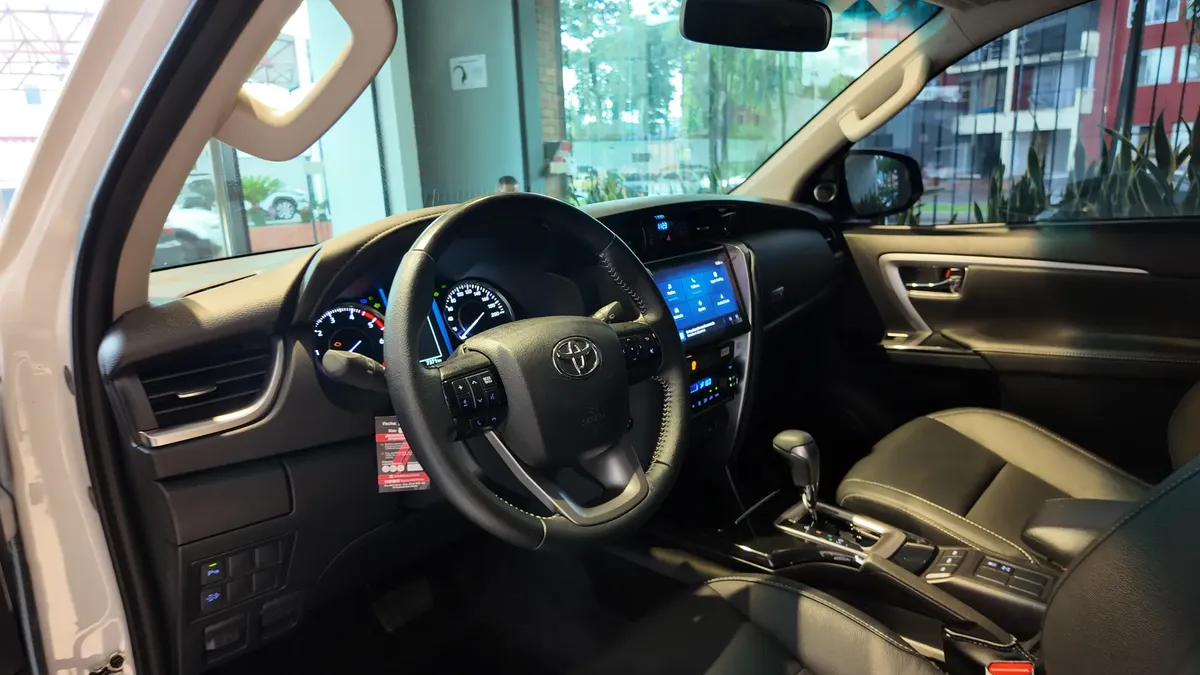 Toyota Fortuner 2.8 Diesel Sr 4X2 At