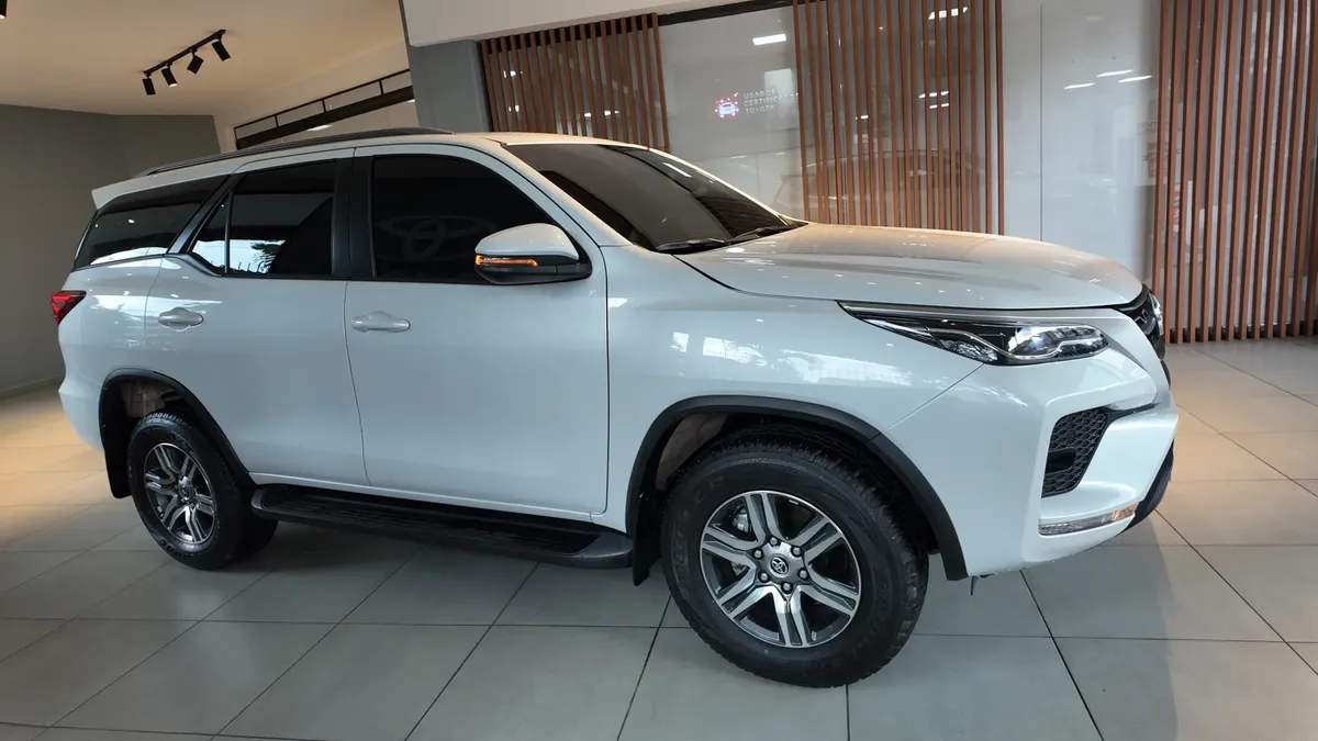 Toyota Fortuner 2.8 Diesel Sr 4X2 At