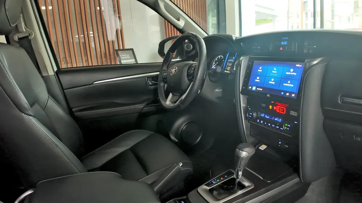 Toyota Fortuner Srv 2023 2.4l 4×2 At