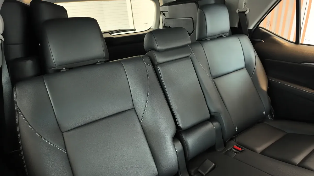 Toyota Fortuner Sr Diesel 2.8l 4×2 At 2025