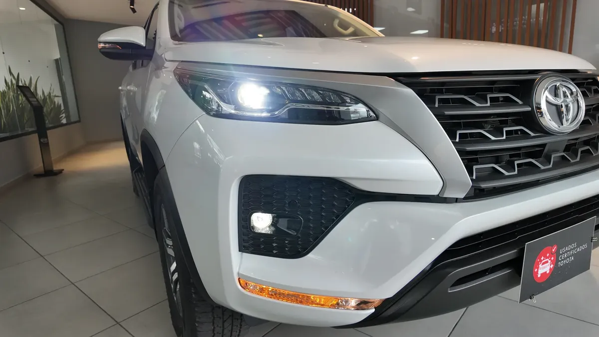 Toyota Fortuner Sr Diesel 2.8l 4×2 At 2025