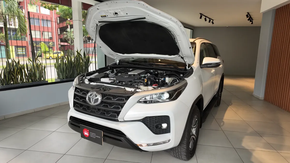 Toyota Fortuner Sr Diesel 2.8l 4×2 At 2025