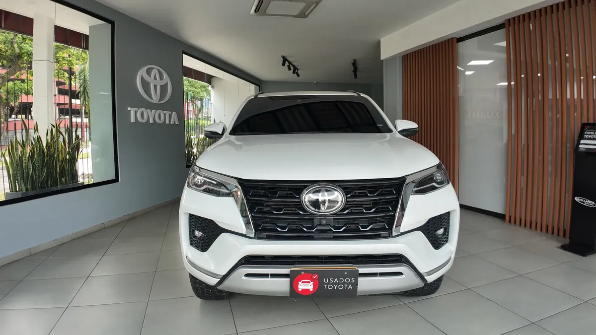 Toyota Fortuner Srv 2023 2.4l 4×2 At