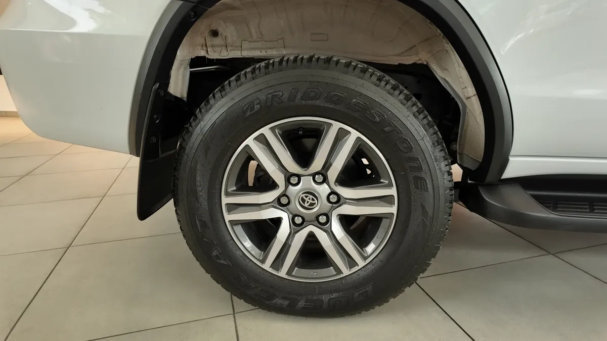 Toyota Fortuner Sr Diesel 2.8l 4×2 At 2025