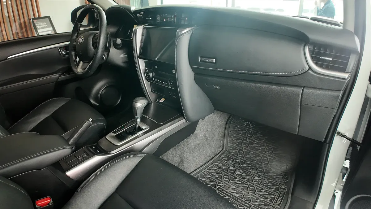 Toyota Fortuner Srv 2023 2.4l 4×2 At