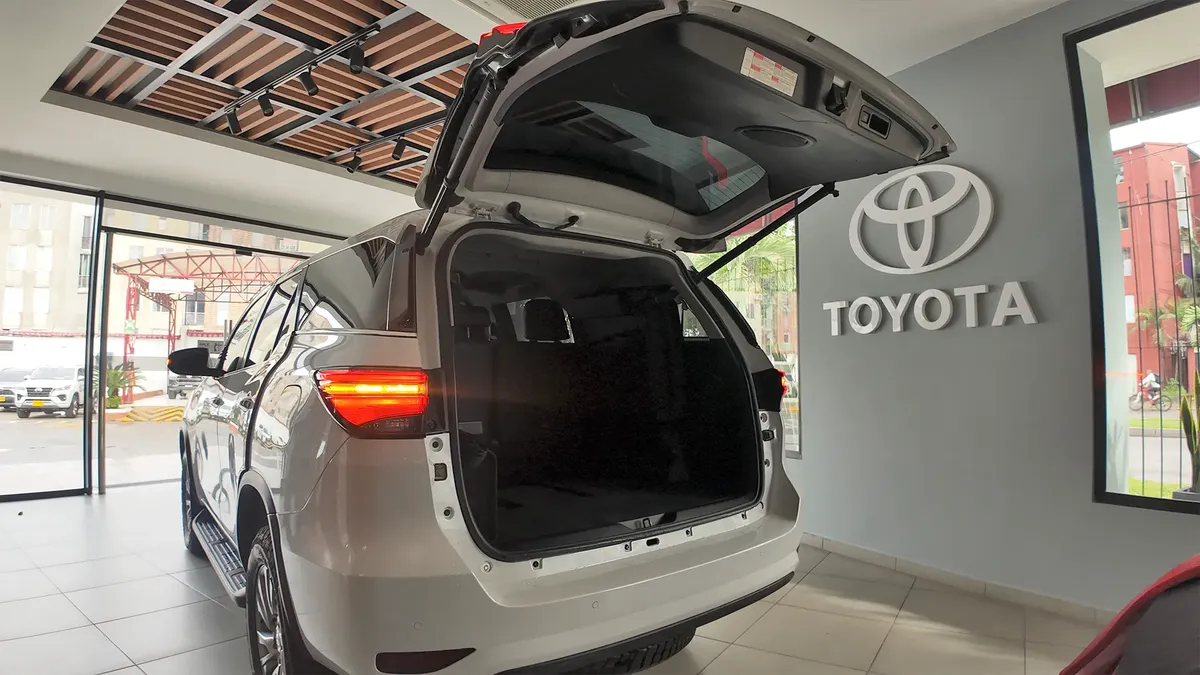 Toyota Fortuner Srv 2023 2.4l 4×2 At