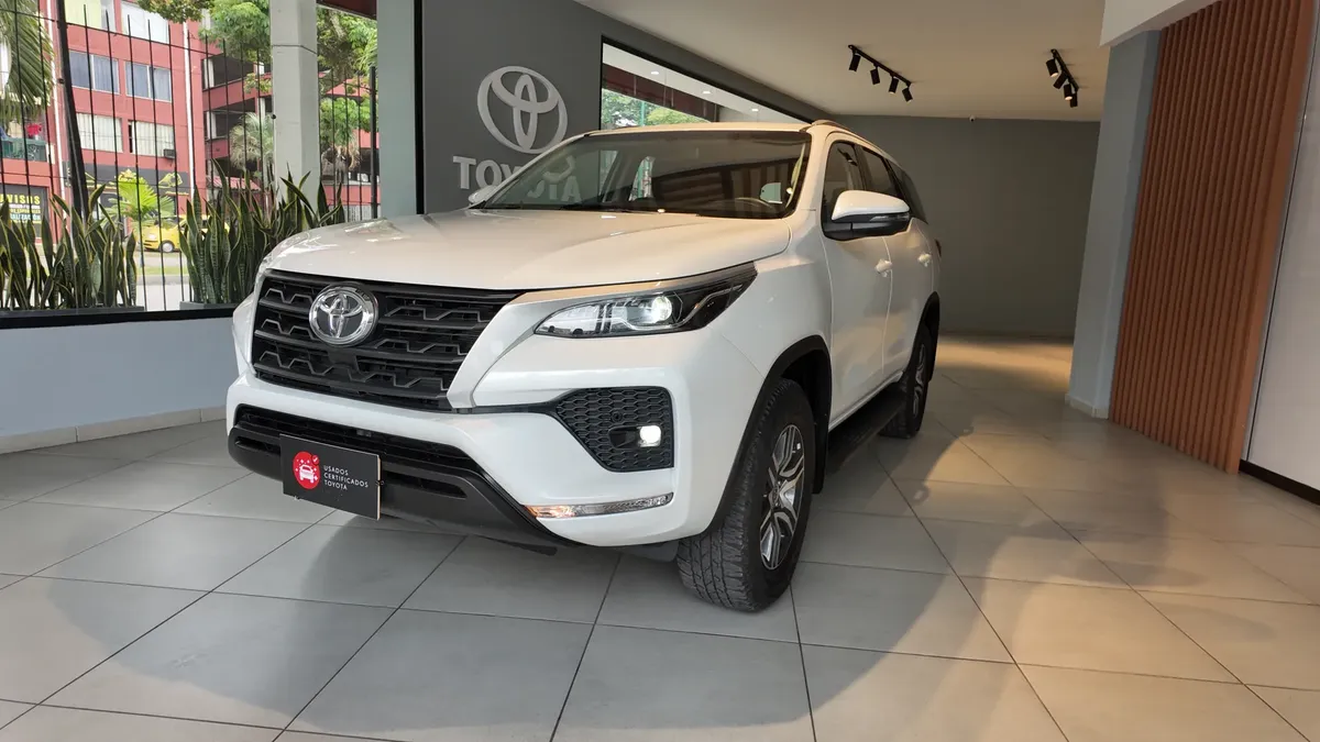 Toyota Fortuner Sr Diesel 2.8l 4×2 At 2025