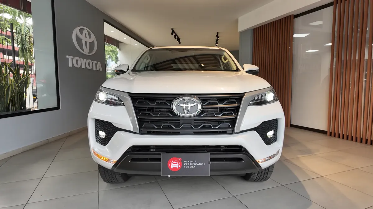 Toyota Fortuner Sr Diesel 2.8l 4×2 At 2025