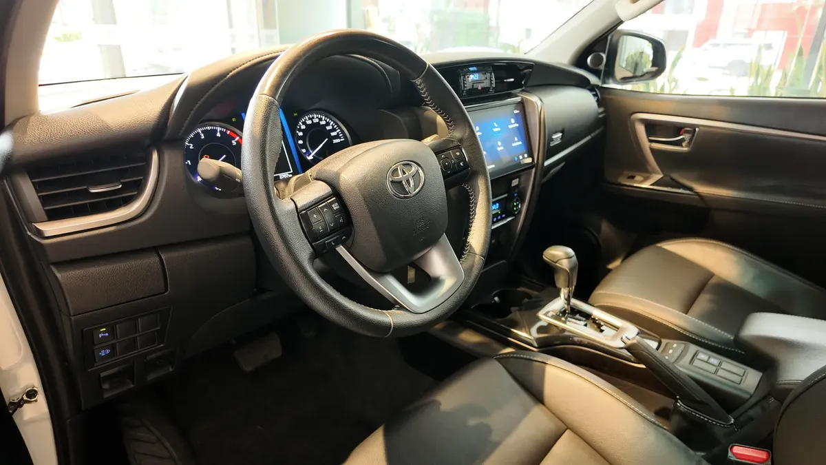 Toyota Fortuner Sr Diesel 2.8l 4×2 At 2025