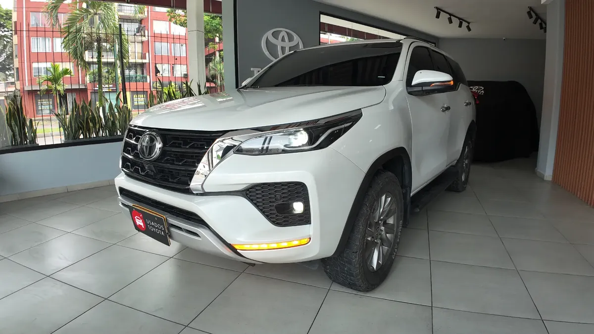 Toyota Fortuner Srv 2023 2.4l 4×2 At