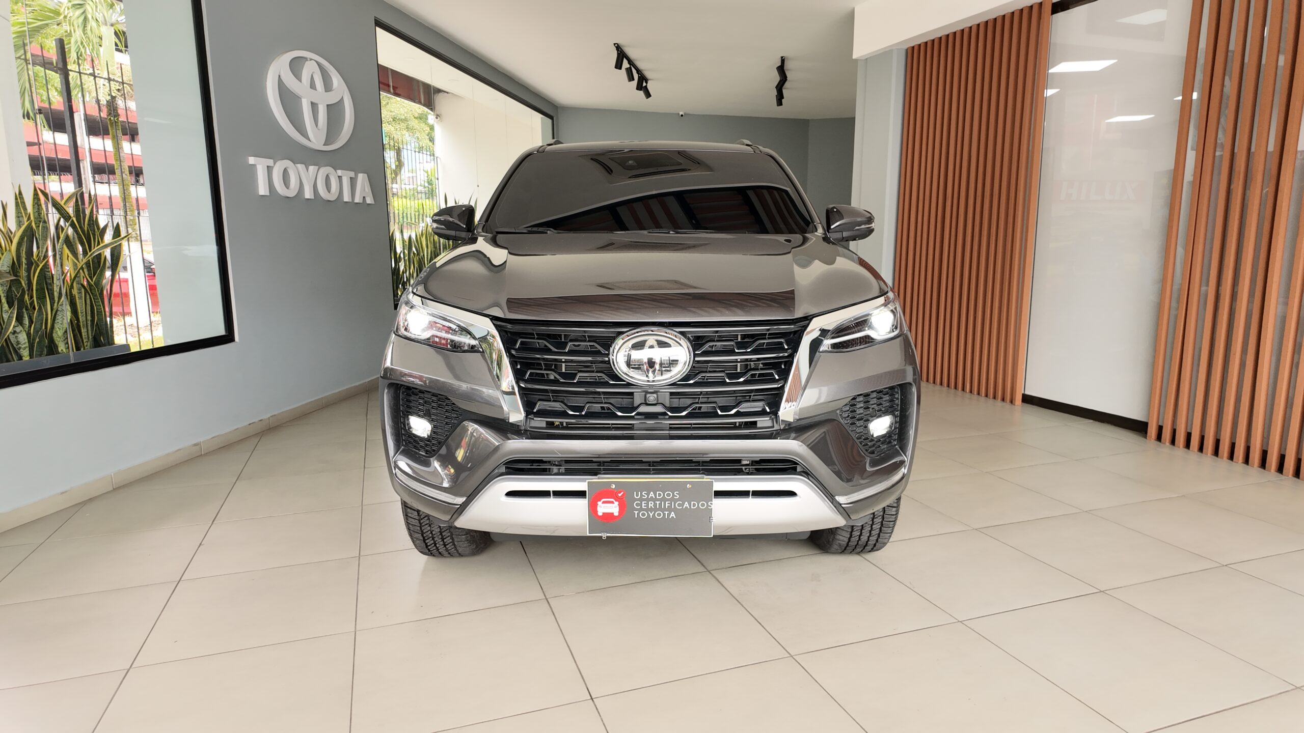Toyota Fortuner Srv 2026 2.8l 4×2 At