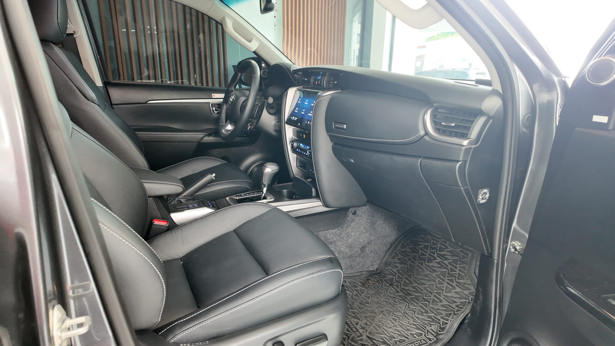 Toyota Fortuner Srv 2026 2.8l 4×2 At