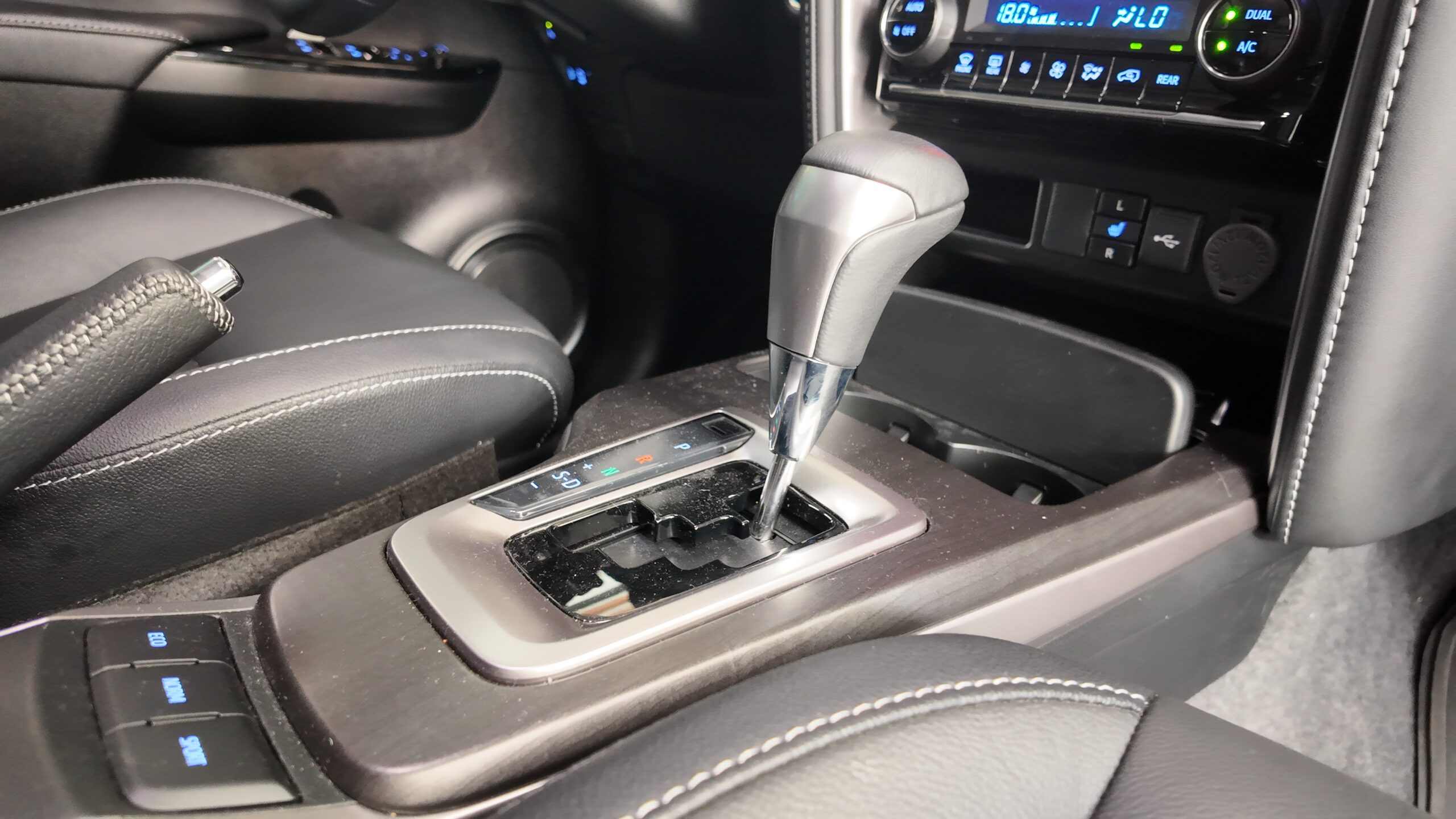 Toyota Fortuner Srv 2026 2.8l 4×2 At
