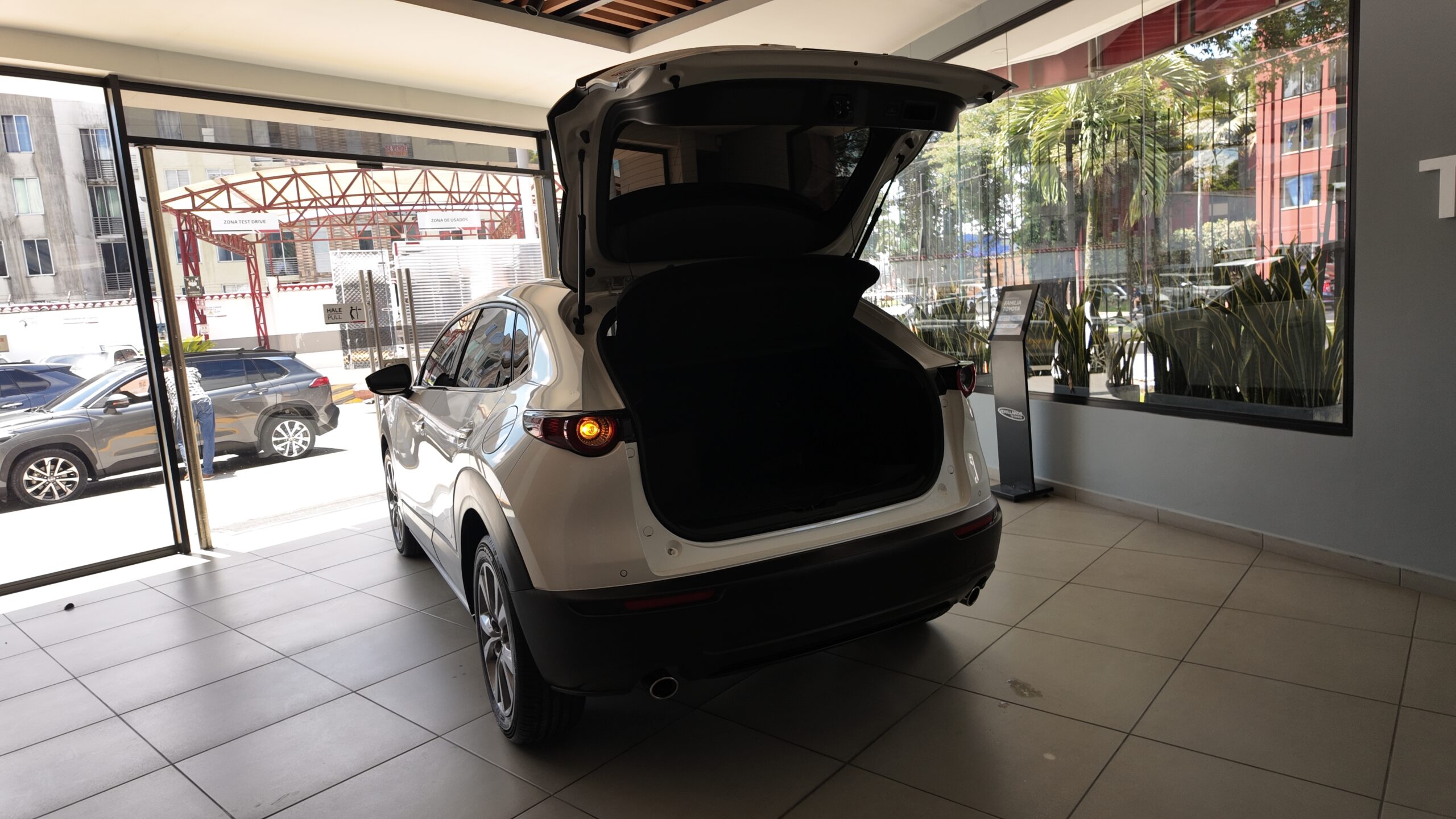 MAZDA CX-30 TOURING HIBRIDO 2027 2.0L 4X2 AT